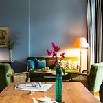 Brilliant 아파트 *