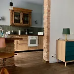 Brilliant 아파트 *